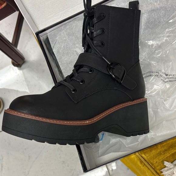 Stylish Black Lace-Up Women's Boots - Picture 4 of 11